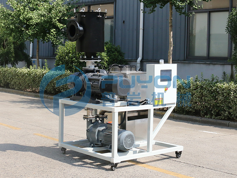 Roots water ring vacuum system for PET extrusion process